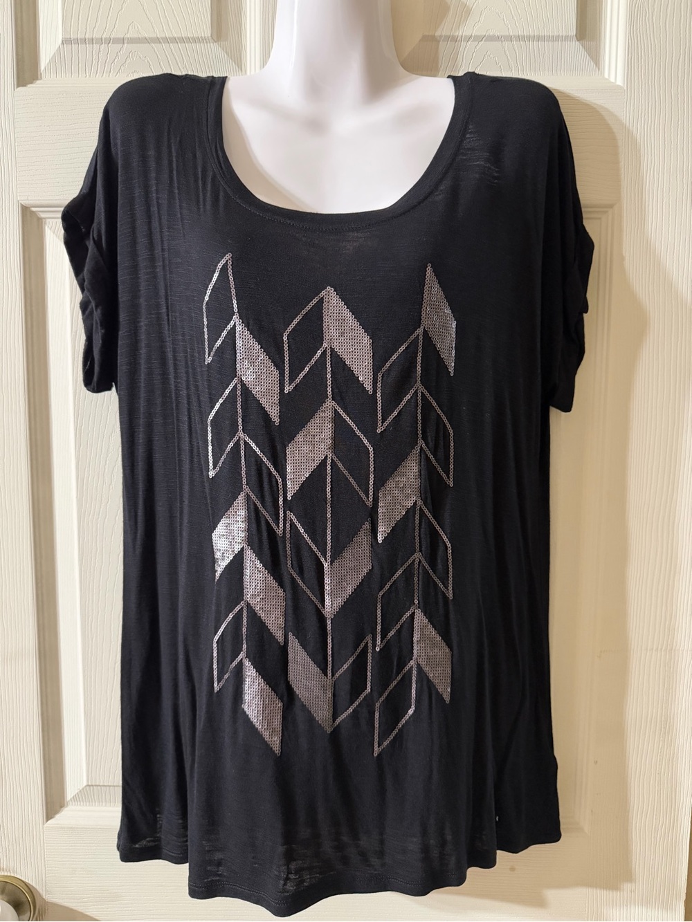Apt. 9 Black Short Sleeve Tee with Metallic Chevron Motif